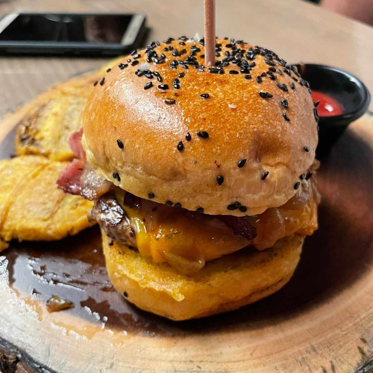 CHEDDAR CHEESE BURGER
