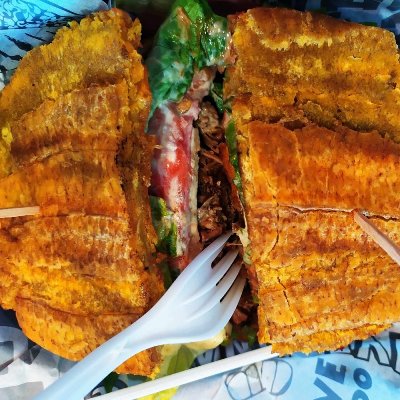 Patacones en combinación