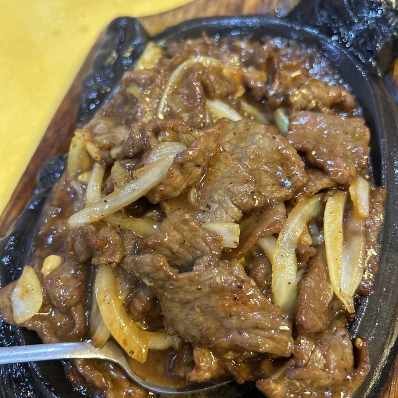 Carne sizzling