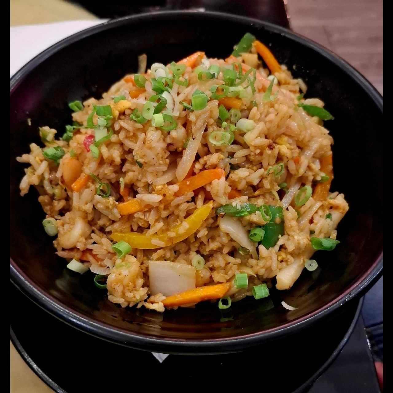 ARROZ THAI DE CAMARÓN CON CALAMAR