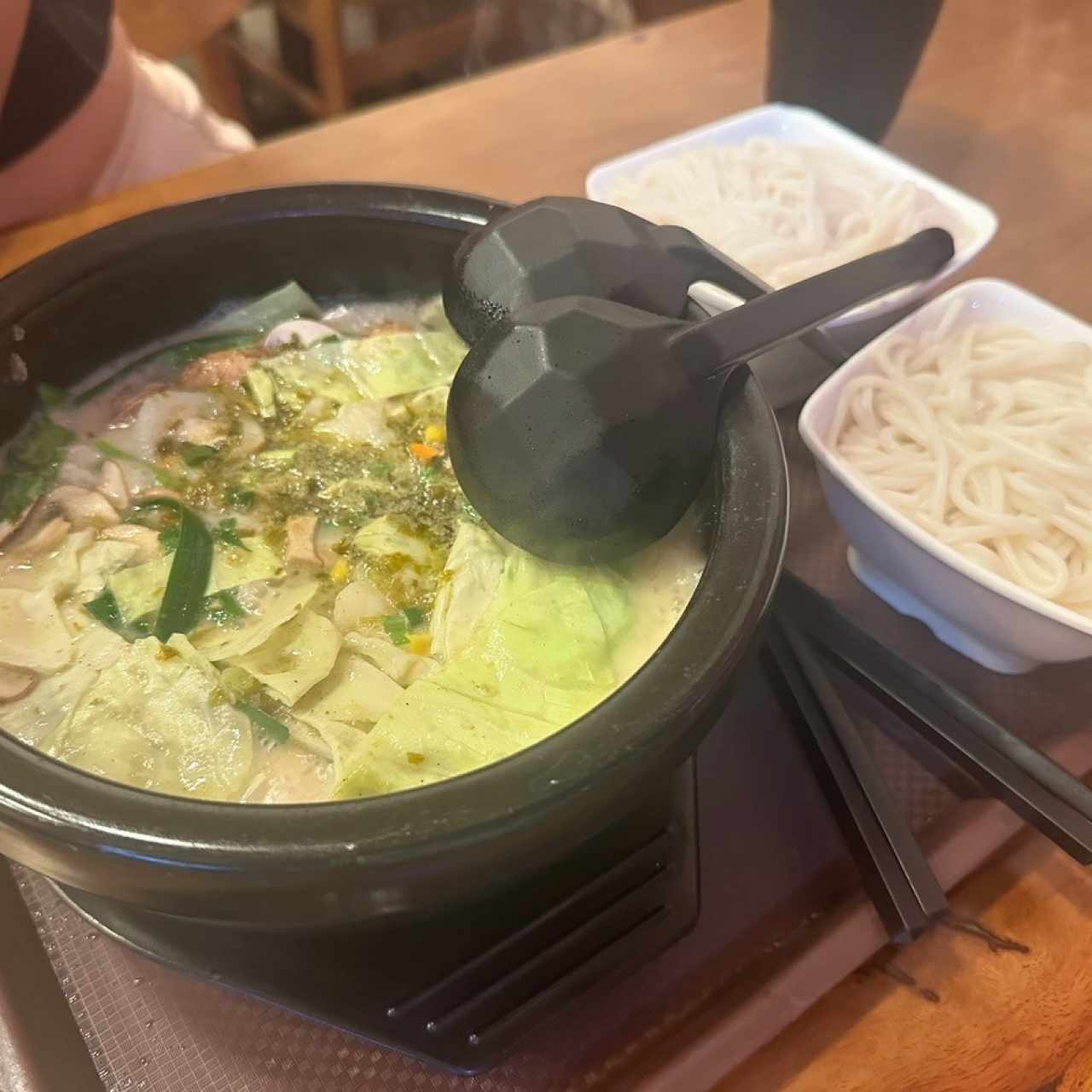 Mixian de Pescado con Hojas Agrias