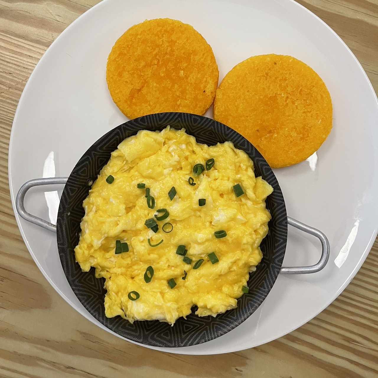 DESAYUNO - CHEESY SCRAMBLED