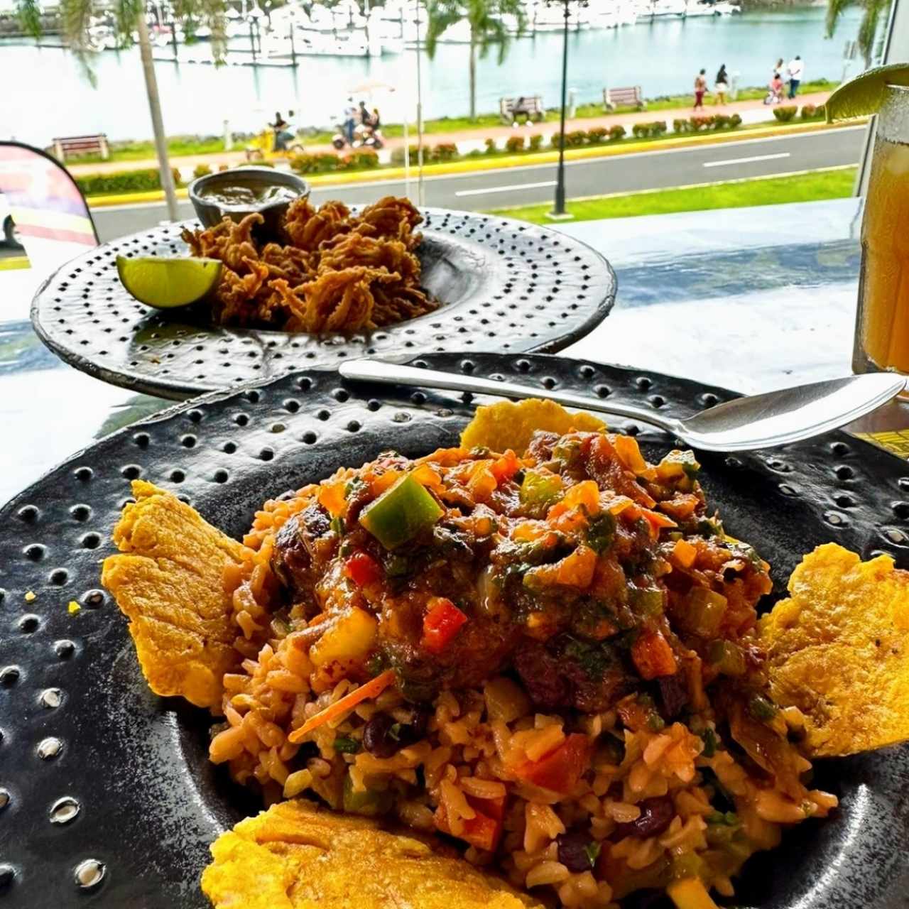 guacho de carne con frijoles 
