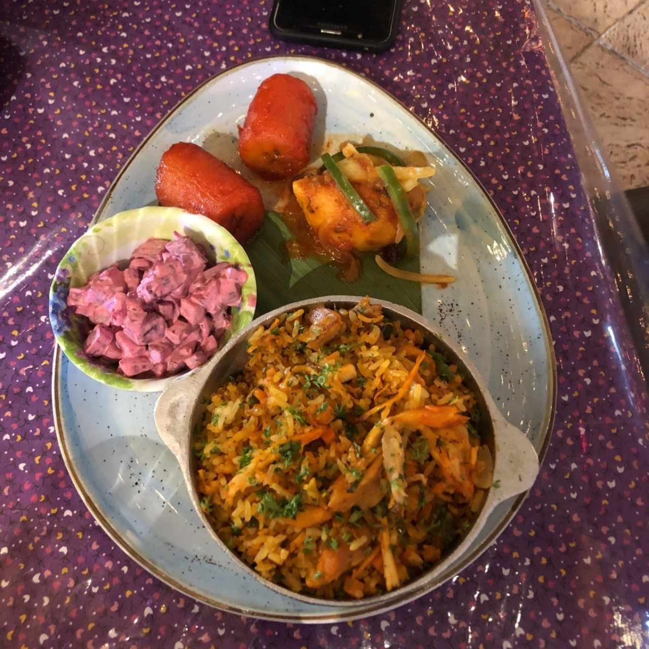 Arroz con Pollo, Plátano en Tentación, Tamalito, Ensalada de Feria