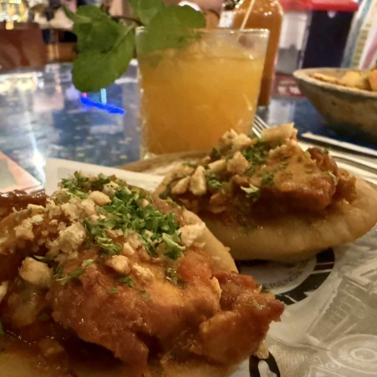 Hojaldre con Lechona a la Leña