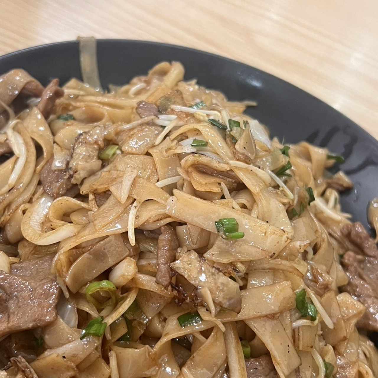 Chow fun con carne 