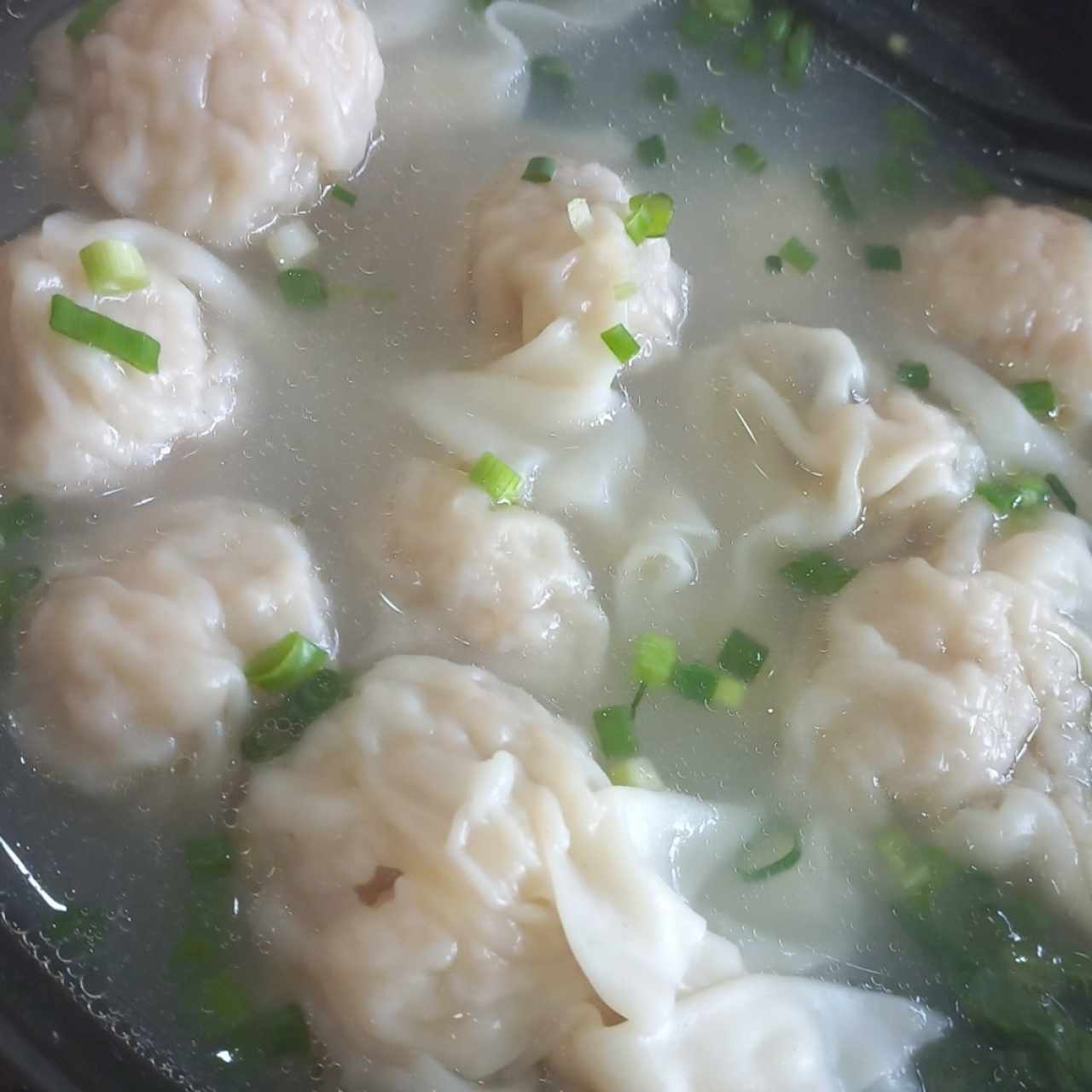 Sopa de Wanton con Camarones 
