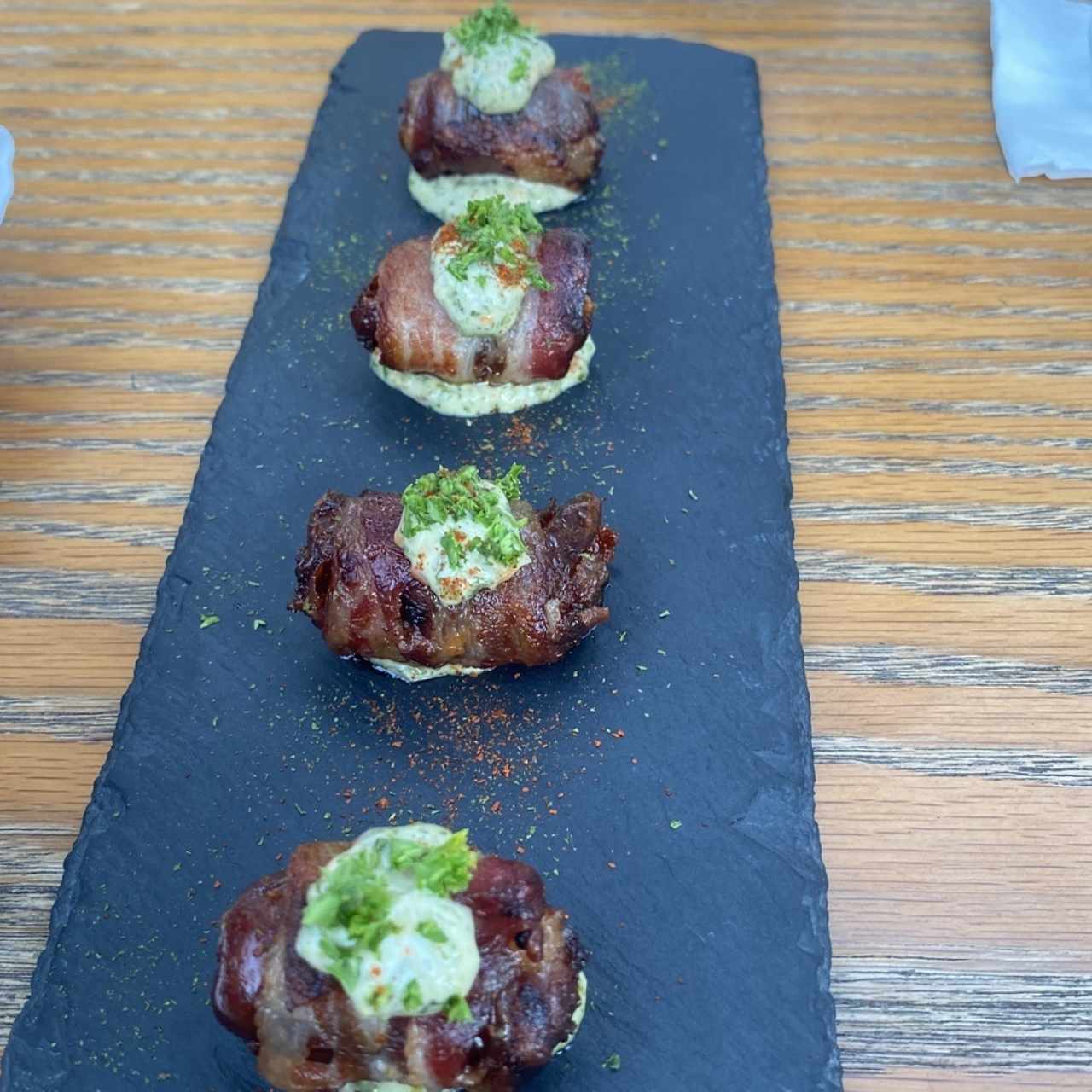 Dátiles en bacon