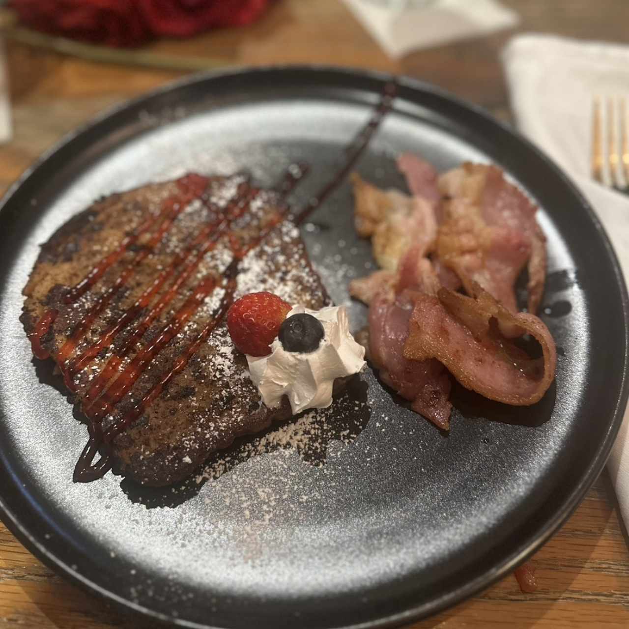 Tostada francesa y bacon 