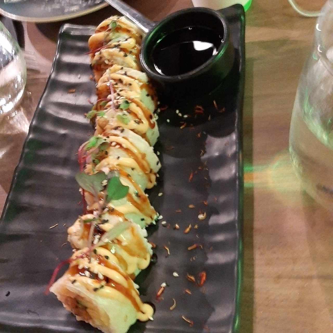 avocado spicy roll