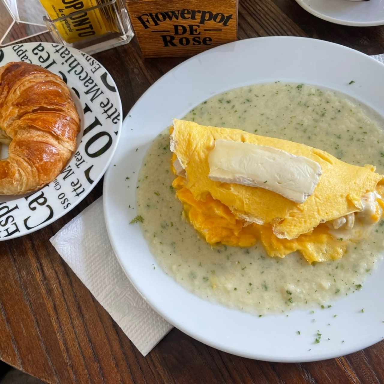Omelette de pollo con queso brie