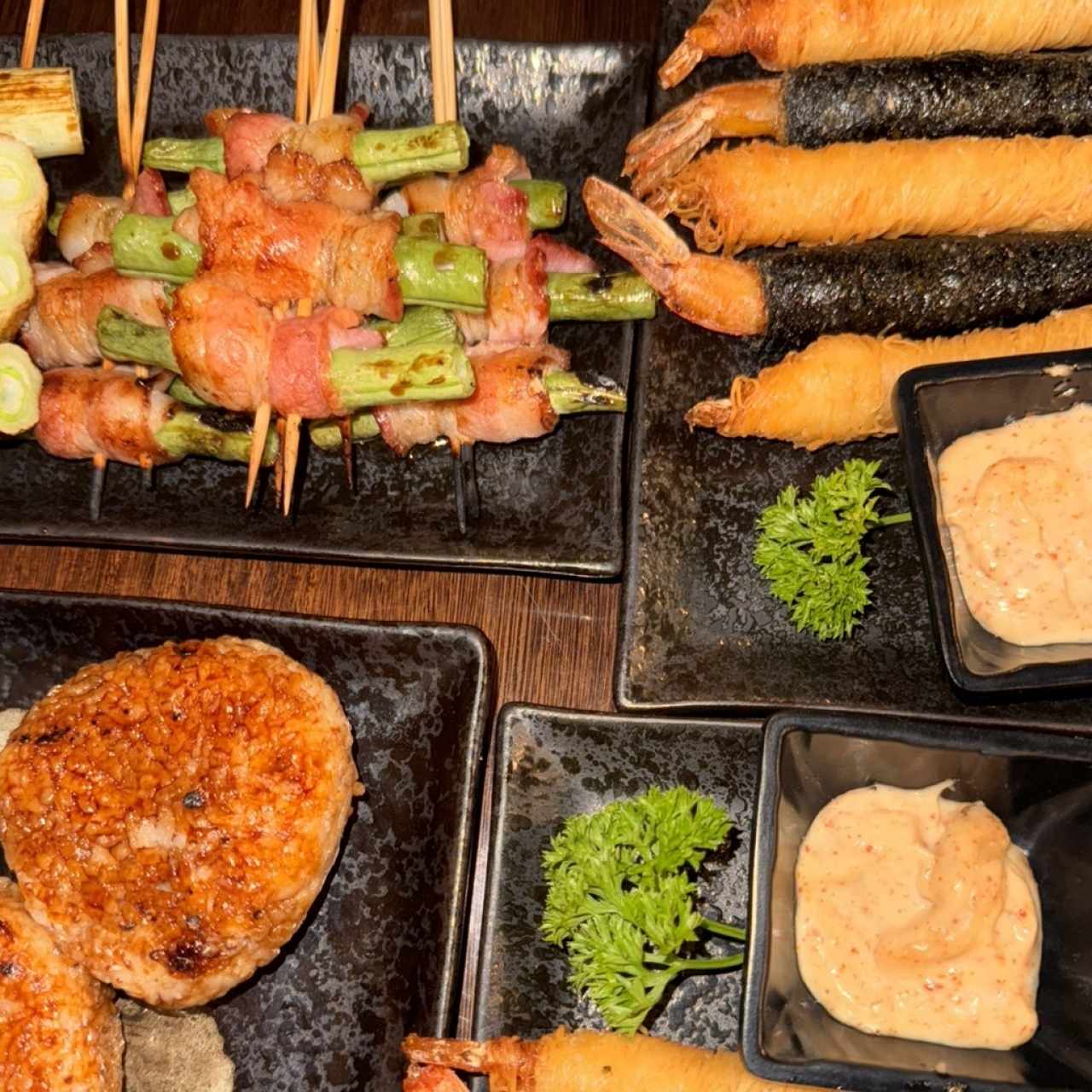 Pinchitos y menú especial