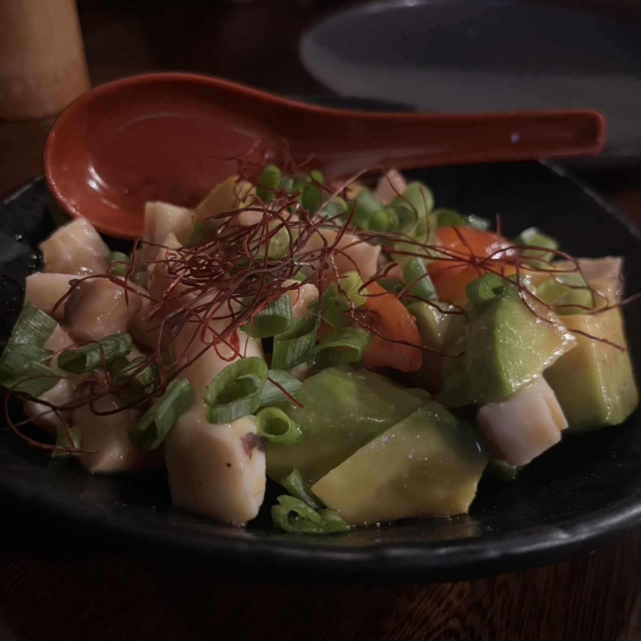 Ensalada de pulpo y aguacate 