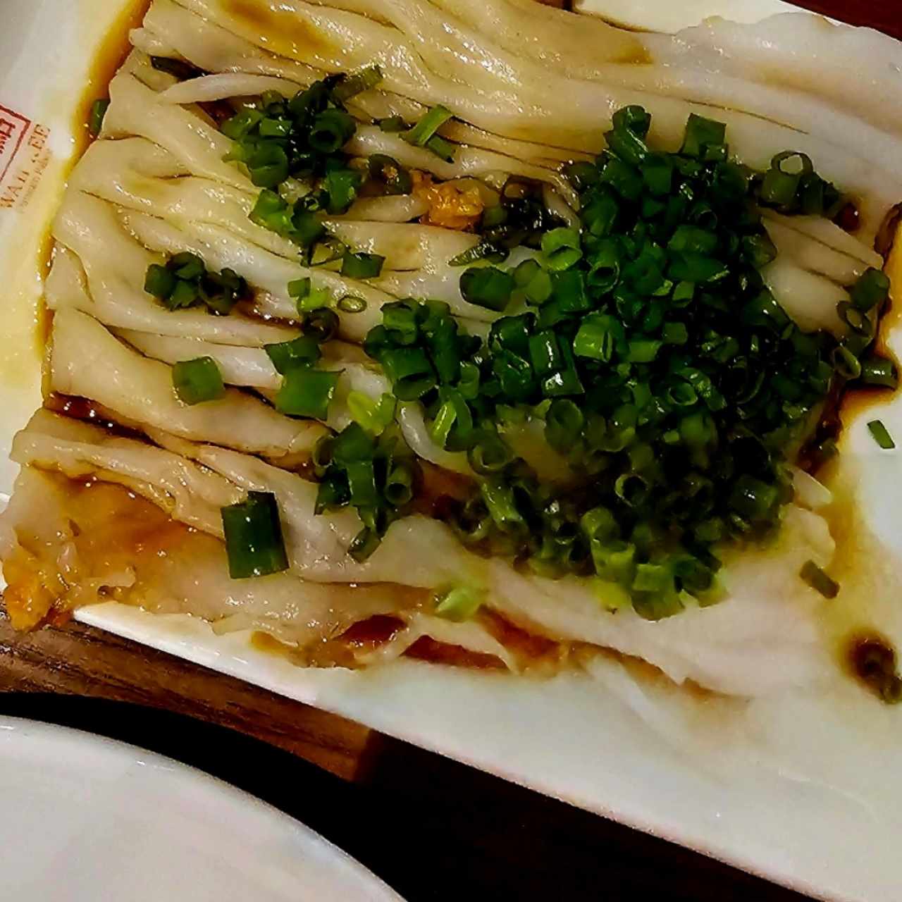 cheong fun de puerco con cebollinA