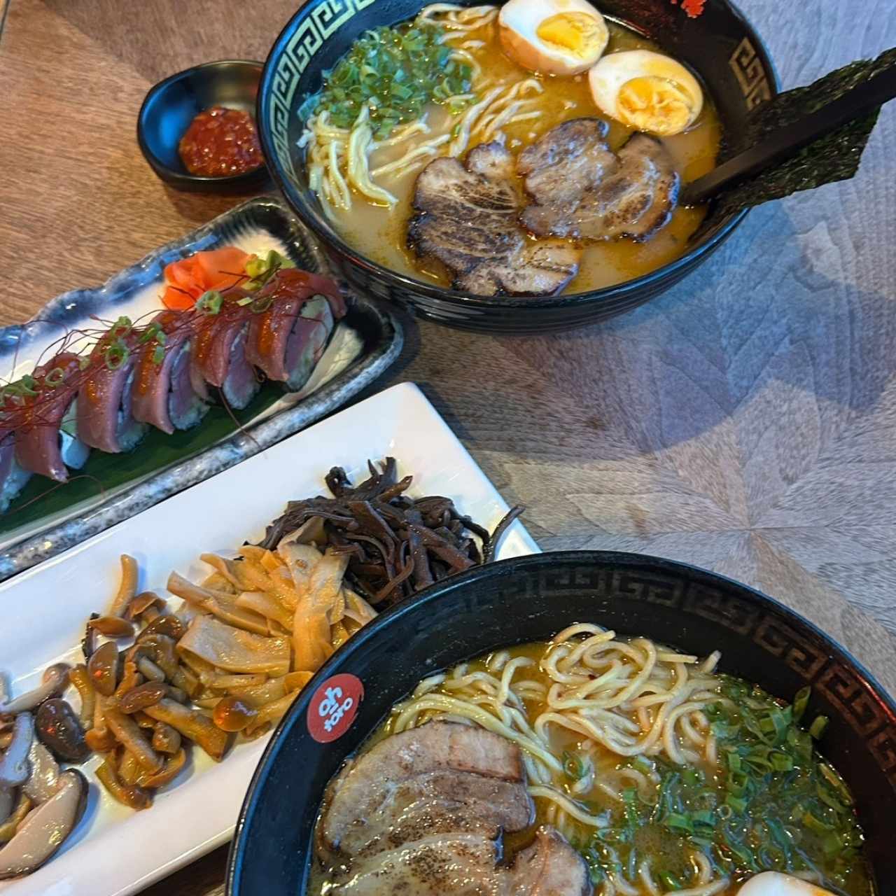 Ramen - Tonkotsu y sushi spicy maguro