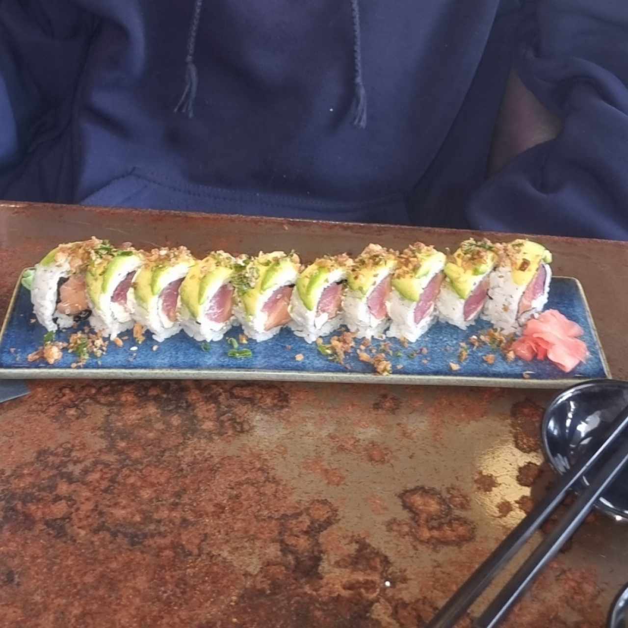 uno de tantos suculentos sushis 🤪