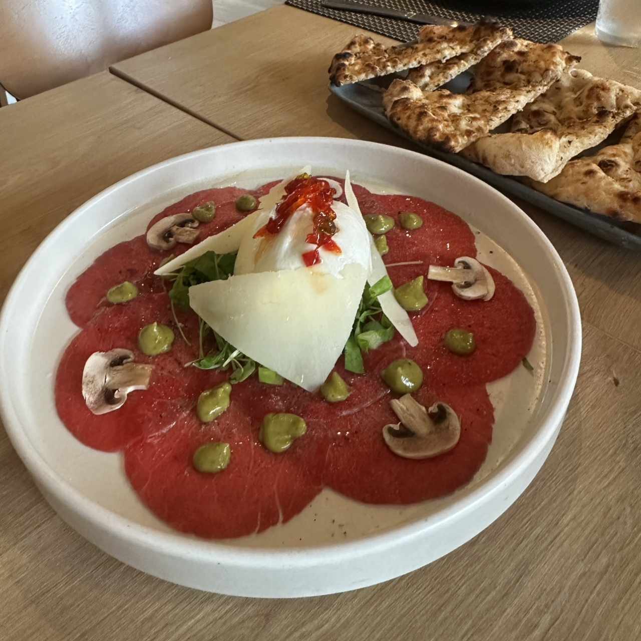 Carpaccio di Manzo con Burrata