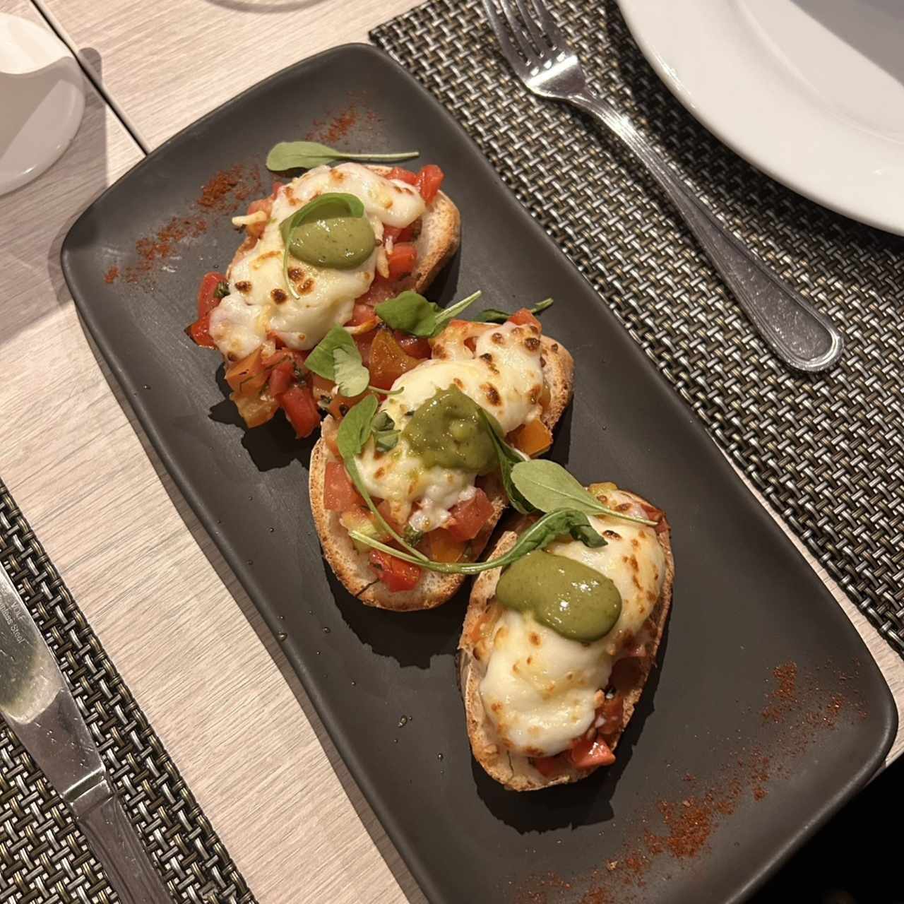 Bruschetta Pomodoro al Graten