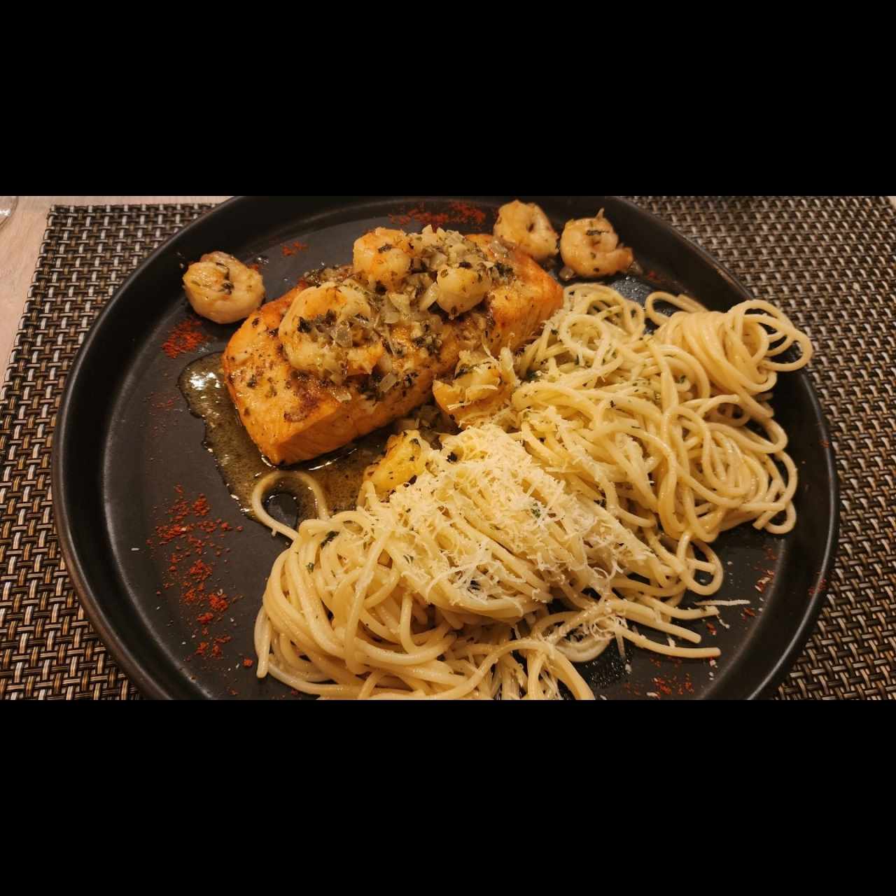 Il Salmone a la Pescatore