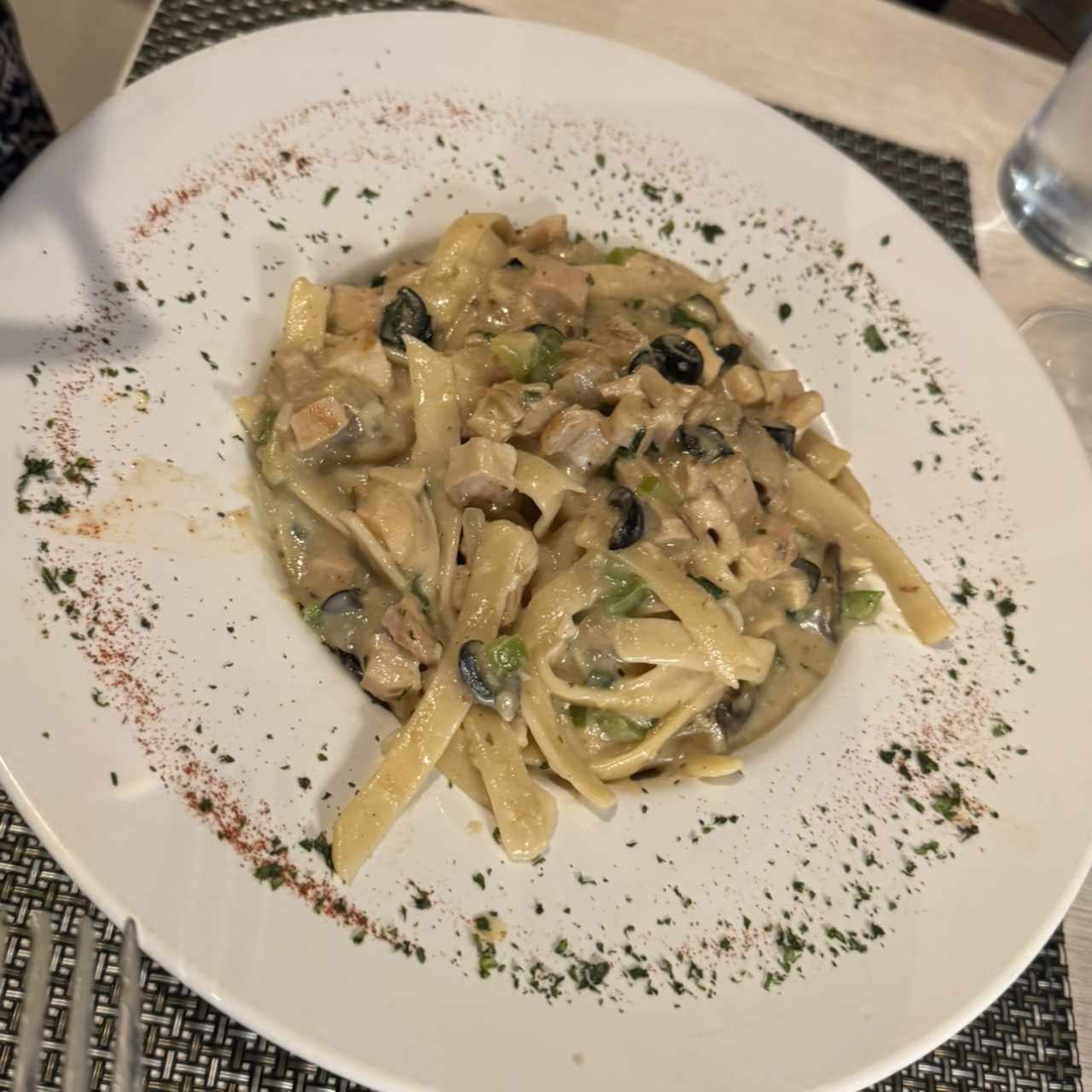 Estofado de pollo alla Cacciatora