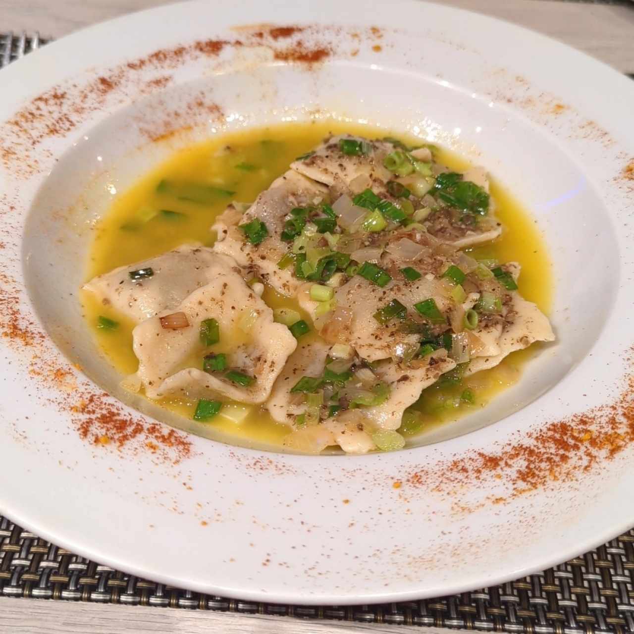 Raviola de soja en salsa de Trufa