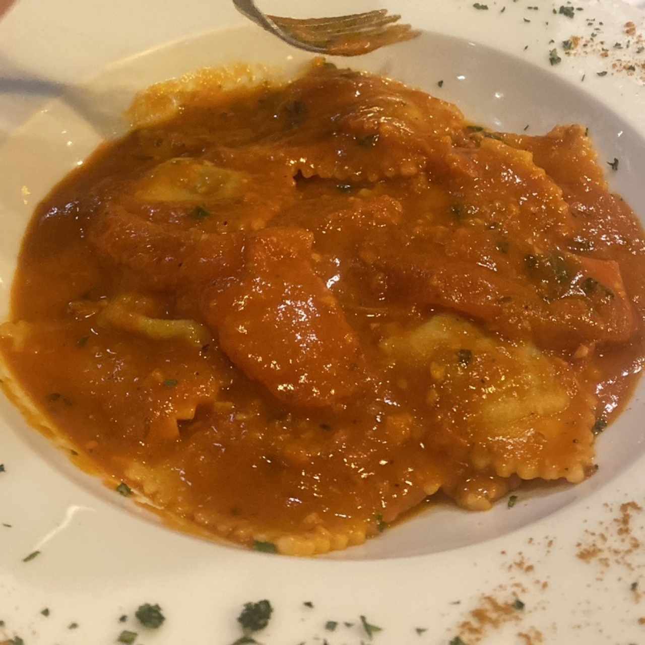 Raviolis de Carne Filete di Pomodoro