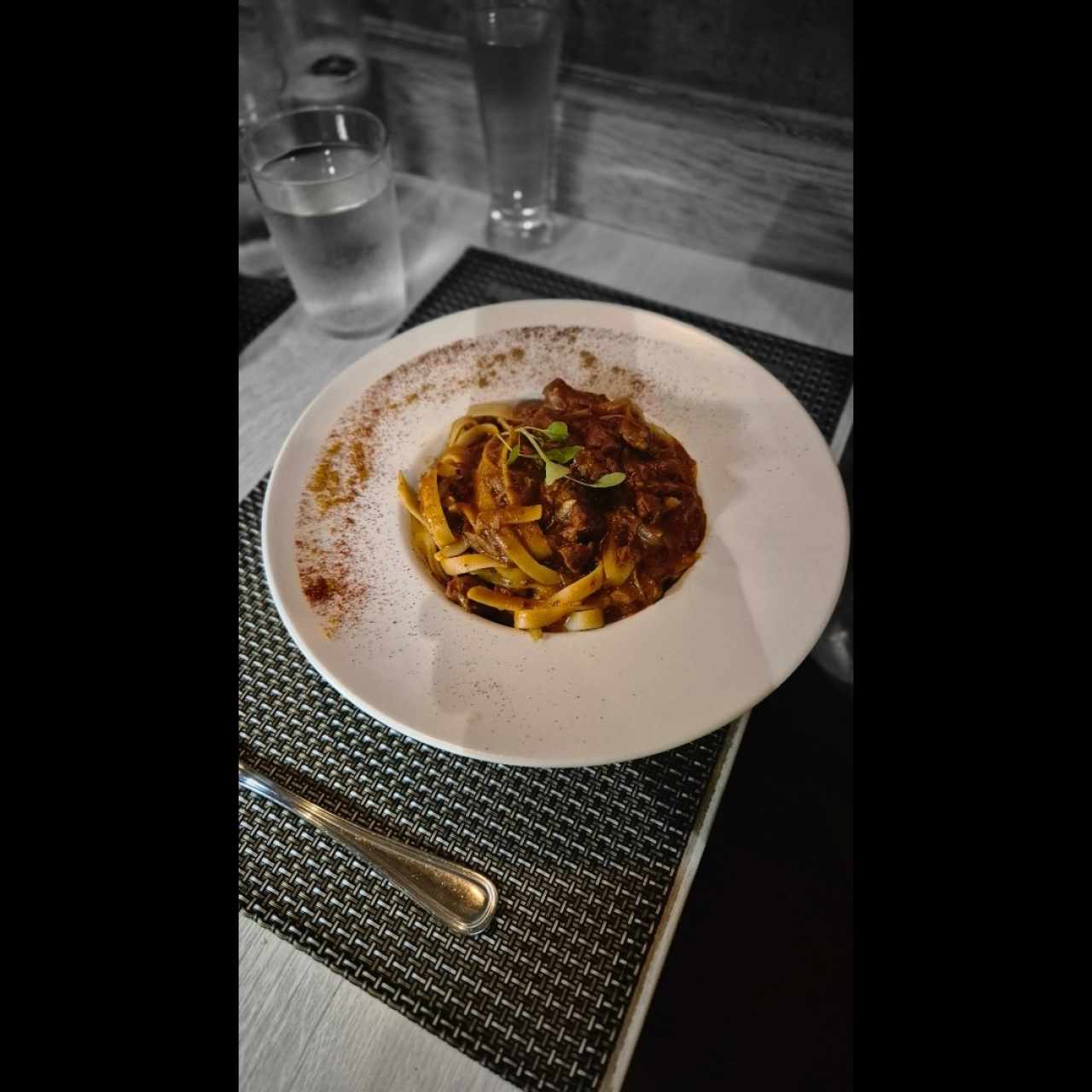 Ossobuco de Res con Linguinni a la Crema