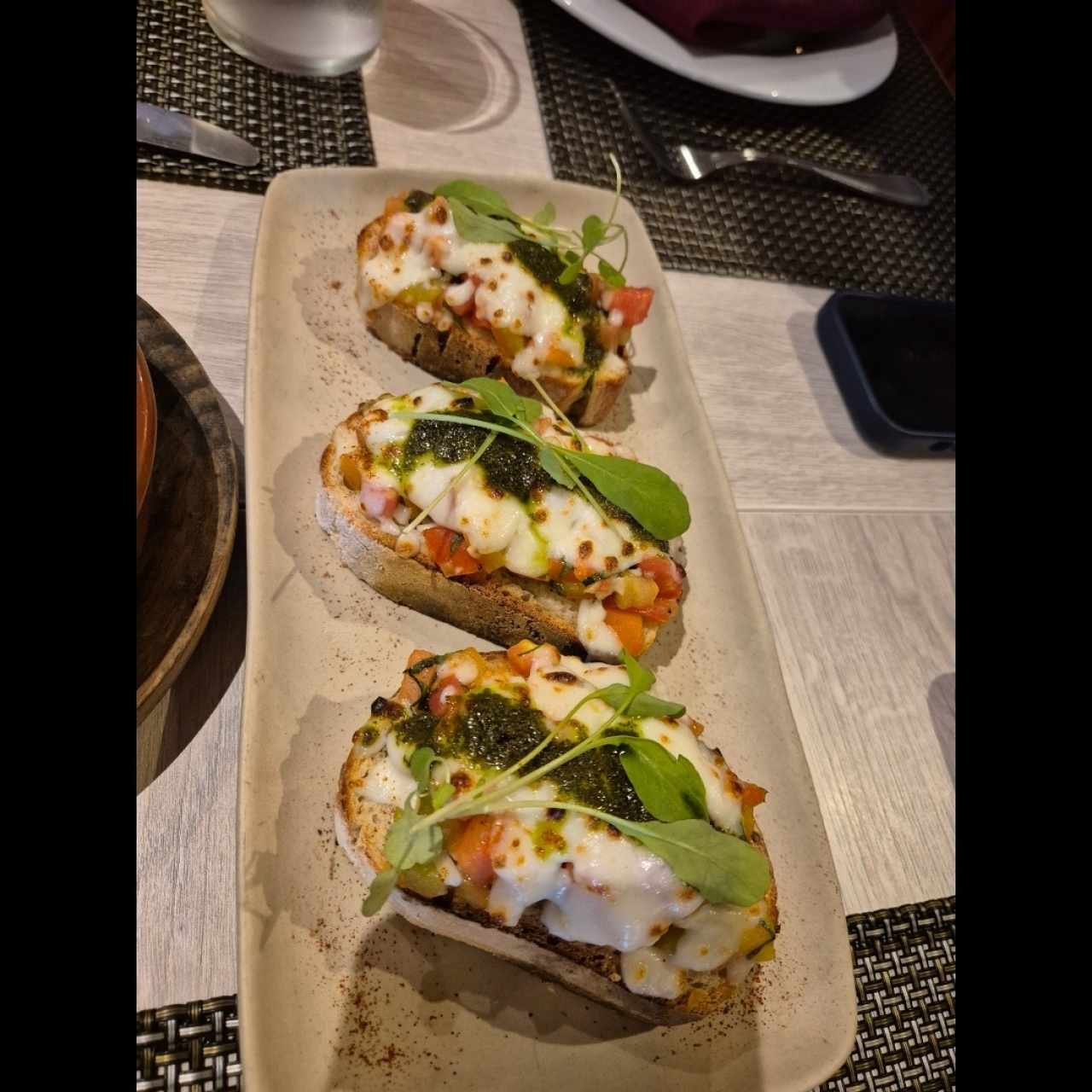 Bruschetta Pomodoro al Graten