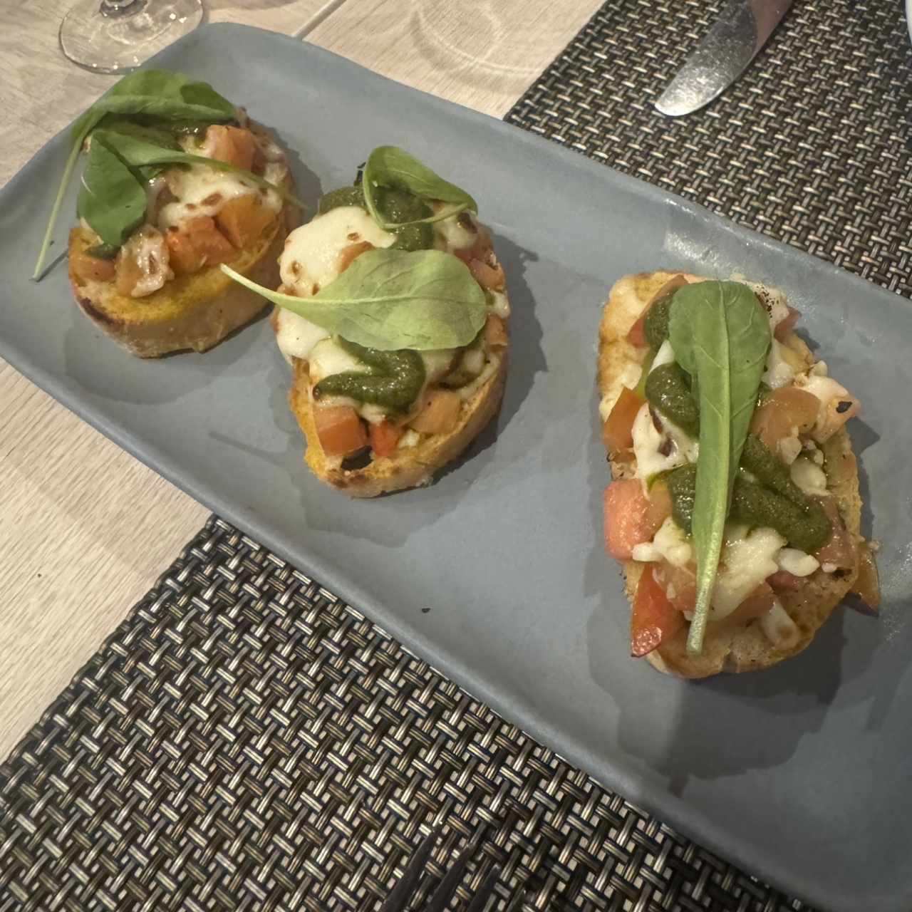 Bruschetta Pomodoro al Graten