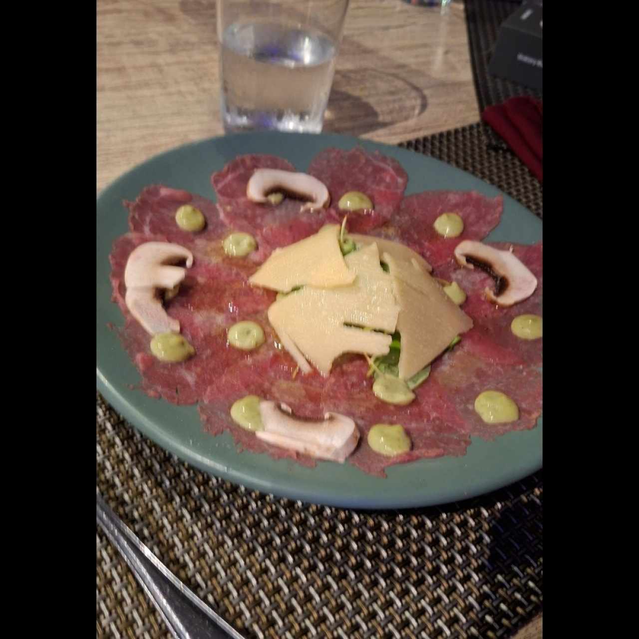 Carpaccio di Manzo con Burrata