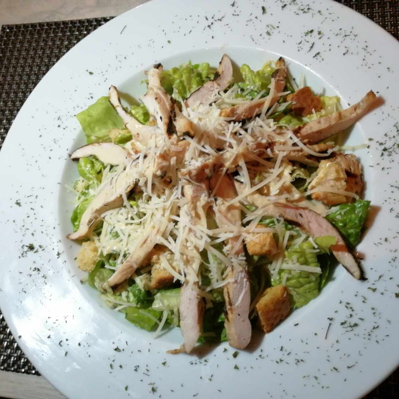 Ensalada César con pollo