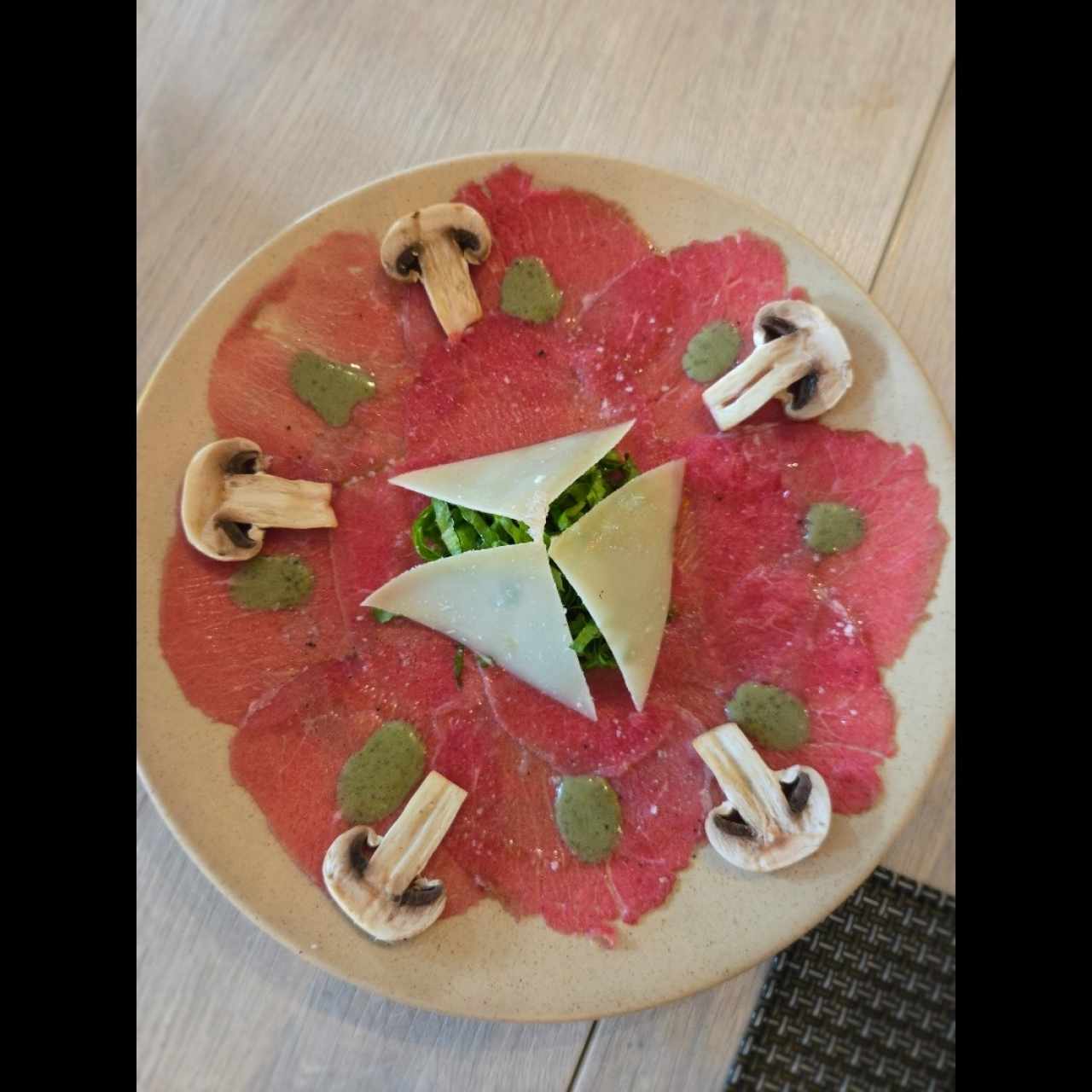 ENTRADAS - Carpaccio Di Manzo