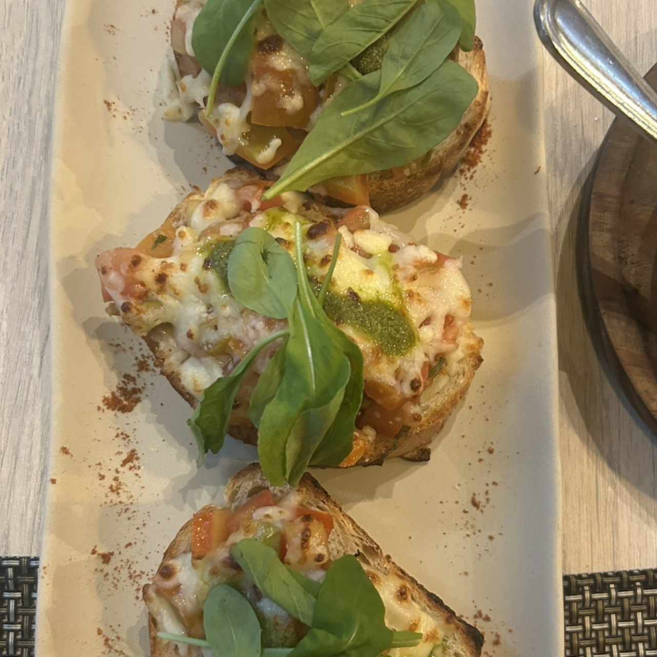 Bruschetta Pomodoro al Graten