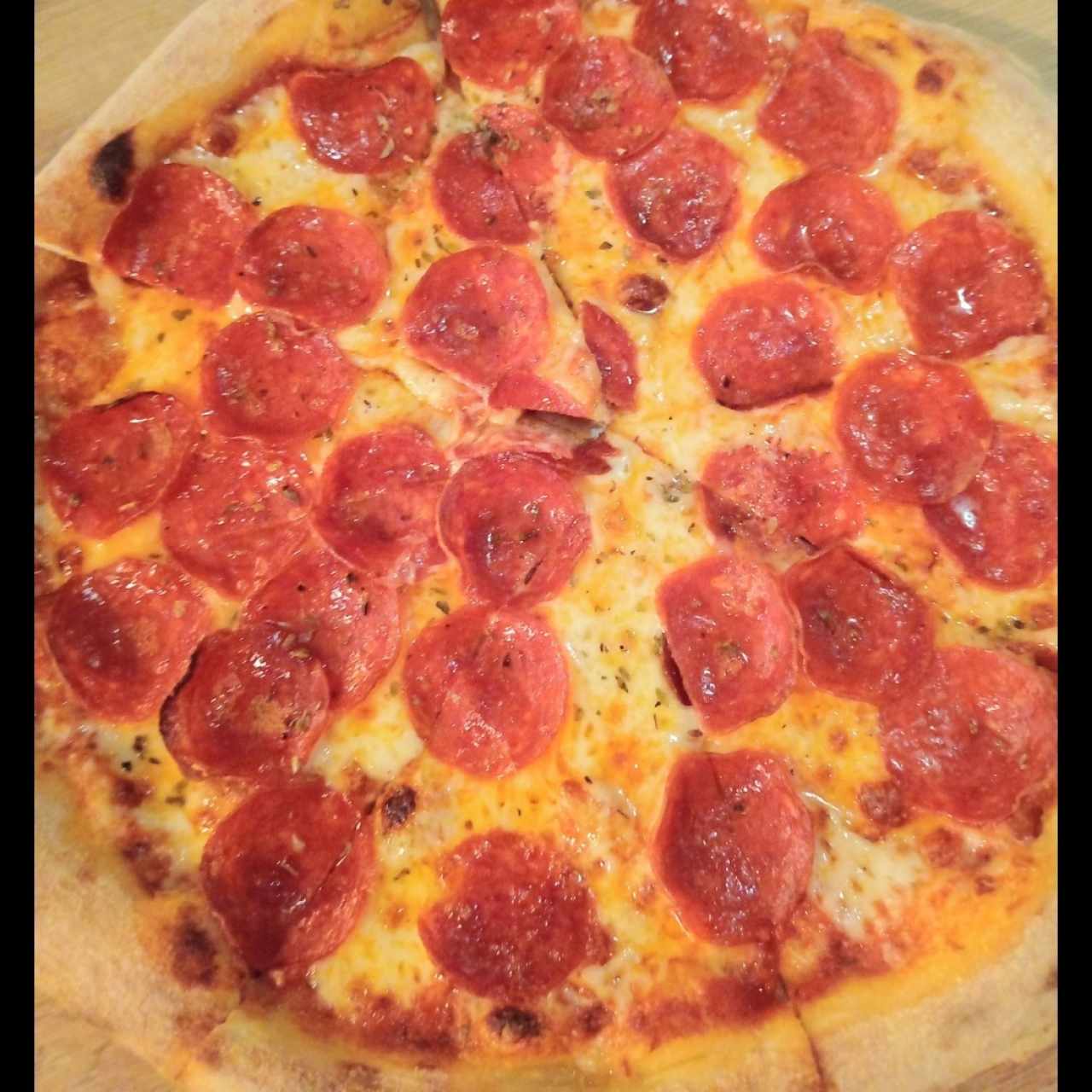 Pizzas Clásicas - Pepperoni