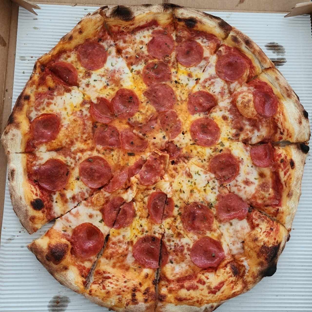 Pizzas Clásicas - Pepperoni