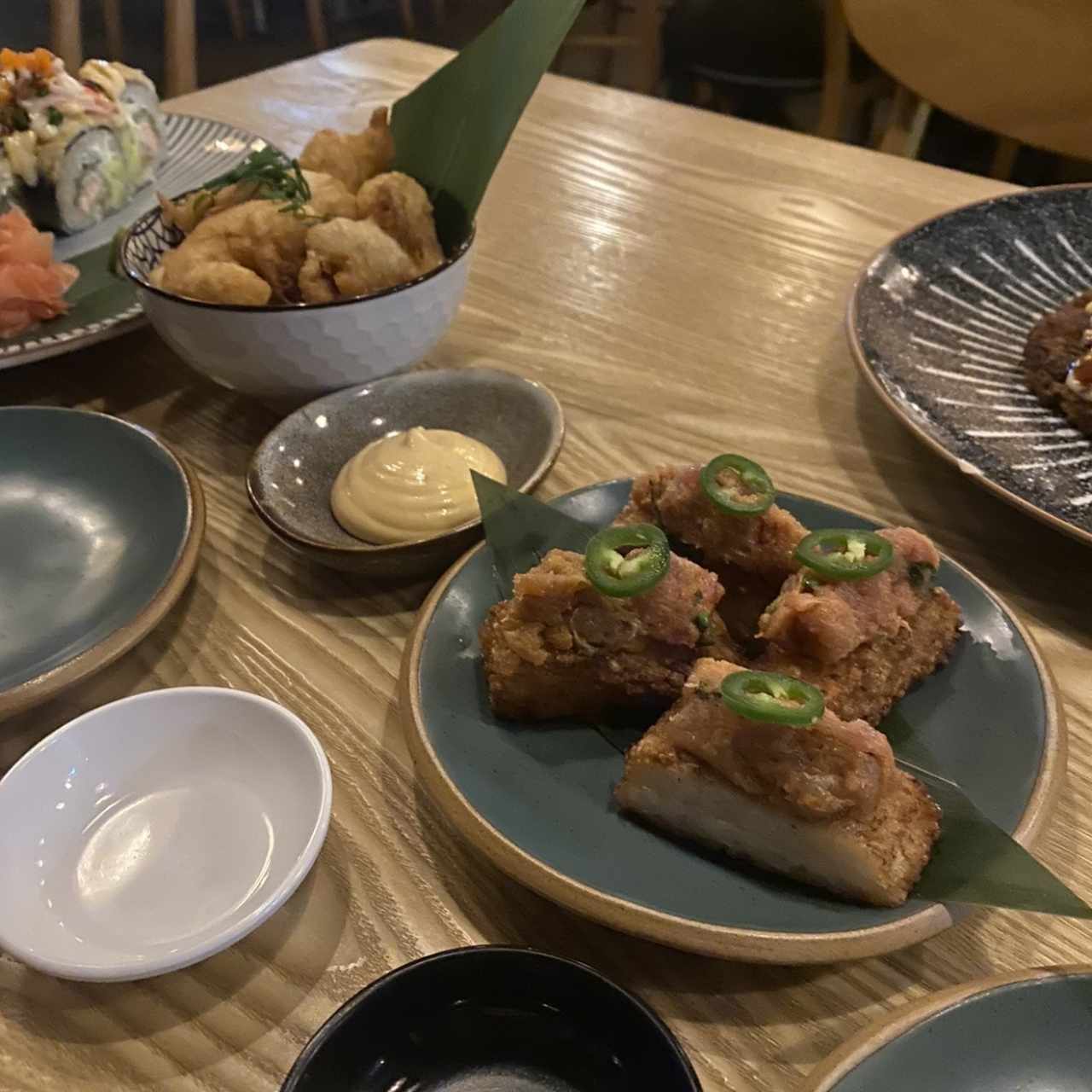 Tuna crispy rice y Camarones apanados