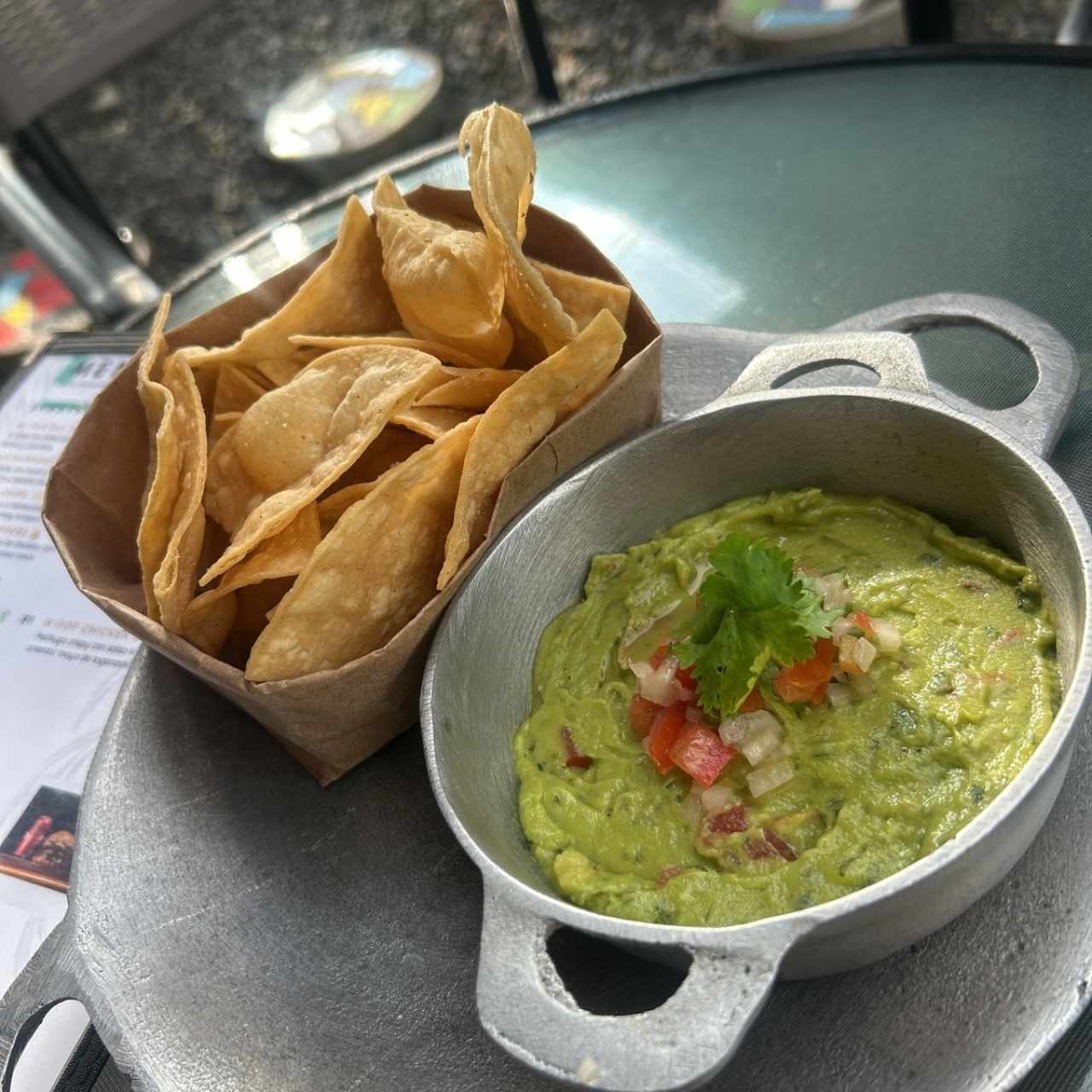 Starters - Guac y Chips