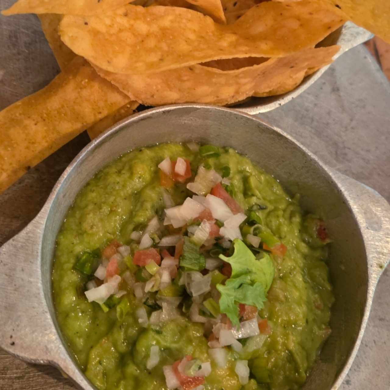 Starters - Guac y Chips