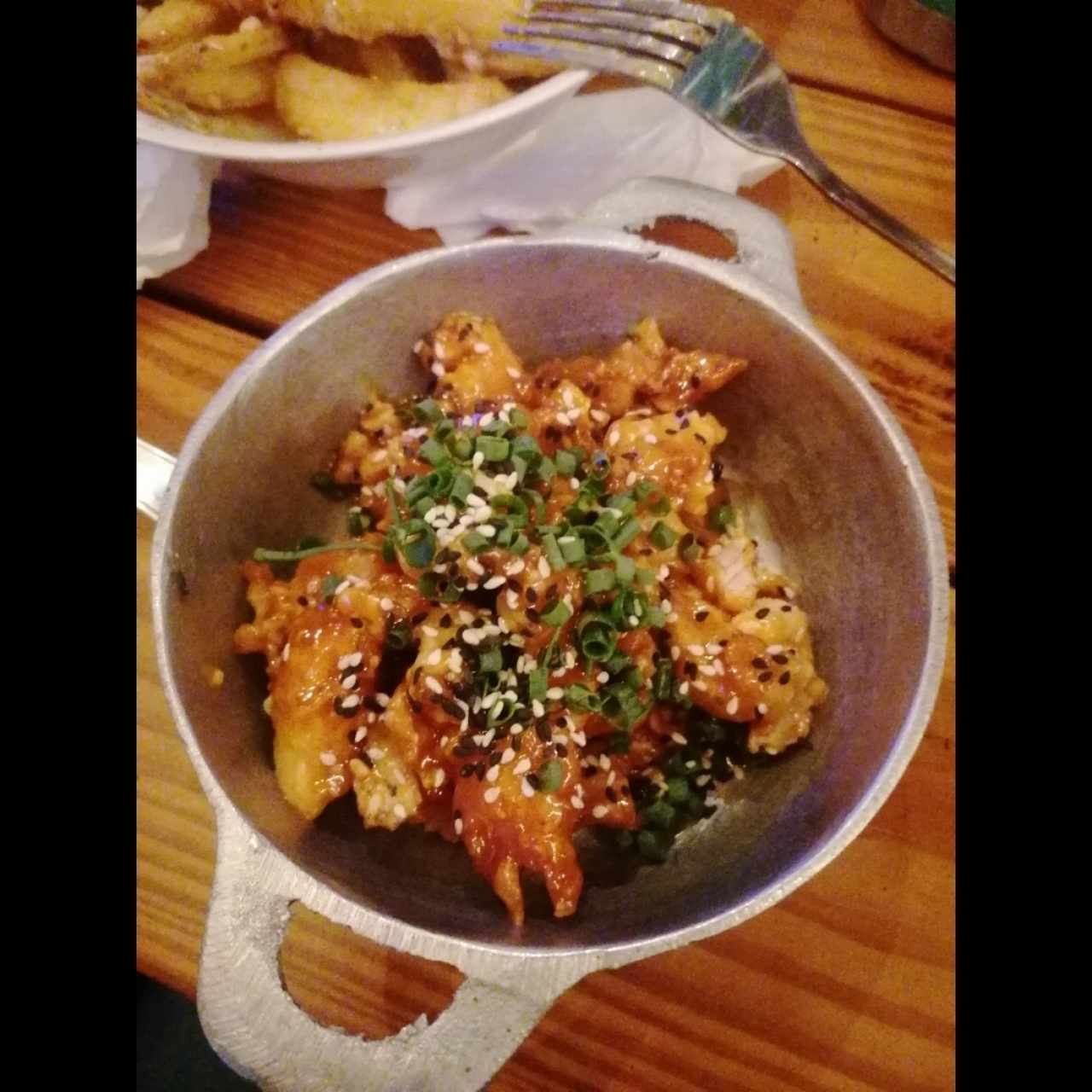 Pollo con salsita gochujang