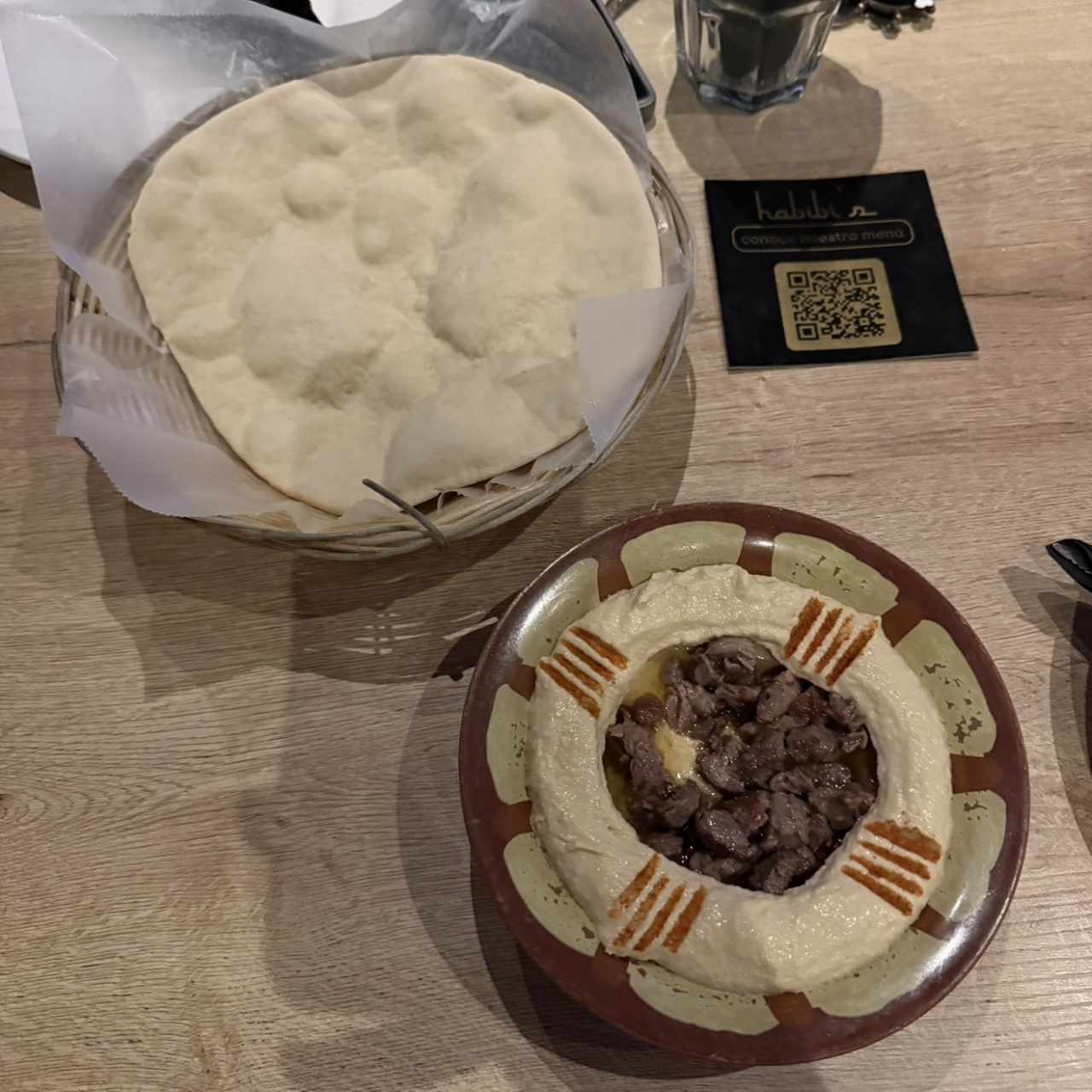 Hummus con Carne