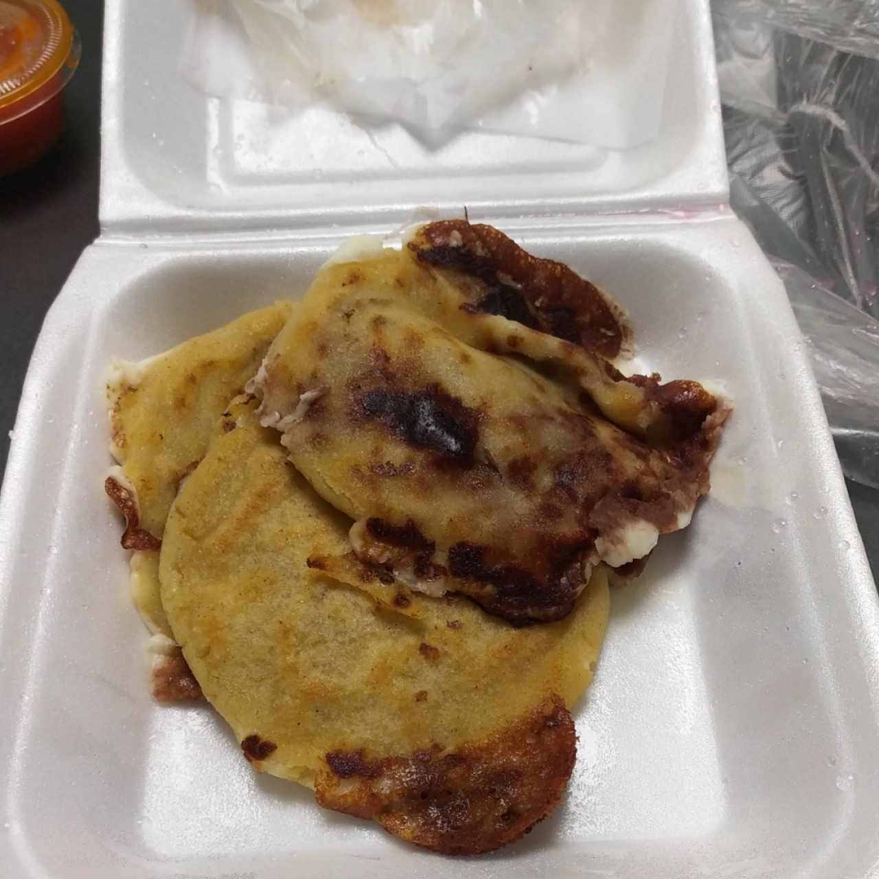 pupusas de frijol con queso