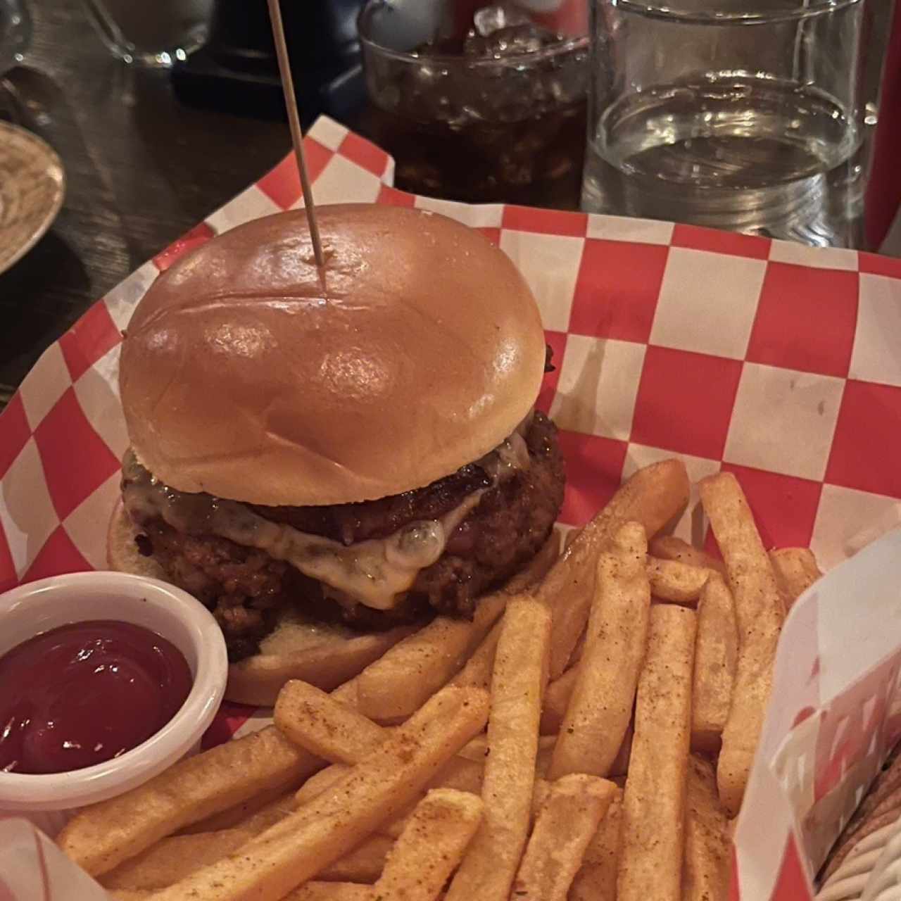 PLATOS FUERTES - AMAZONIA BURGER