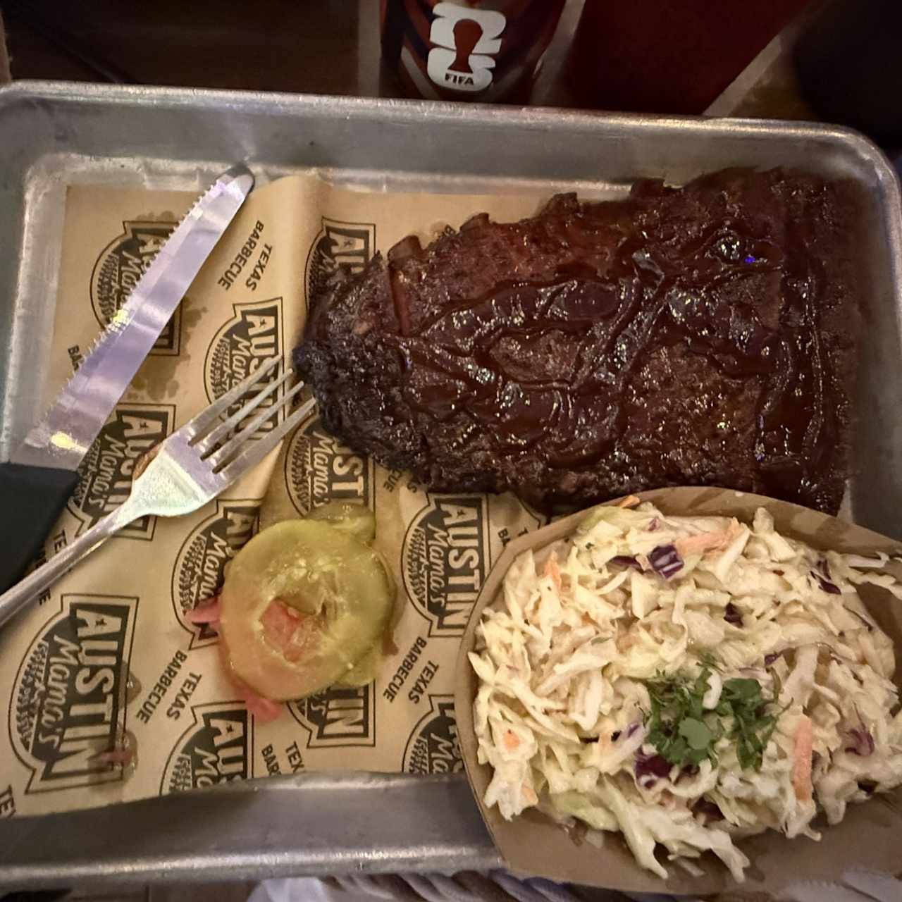 Medio rqck de ribs con coñe slaw 