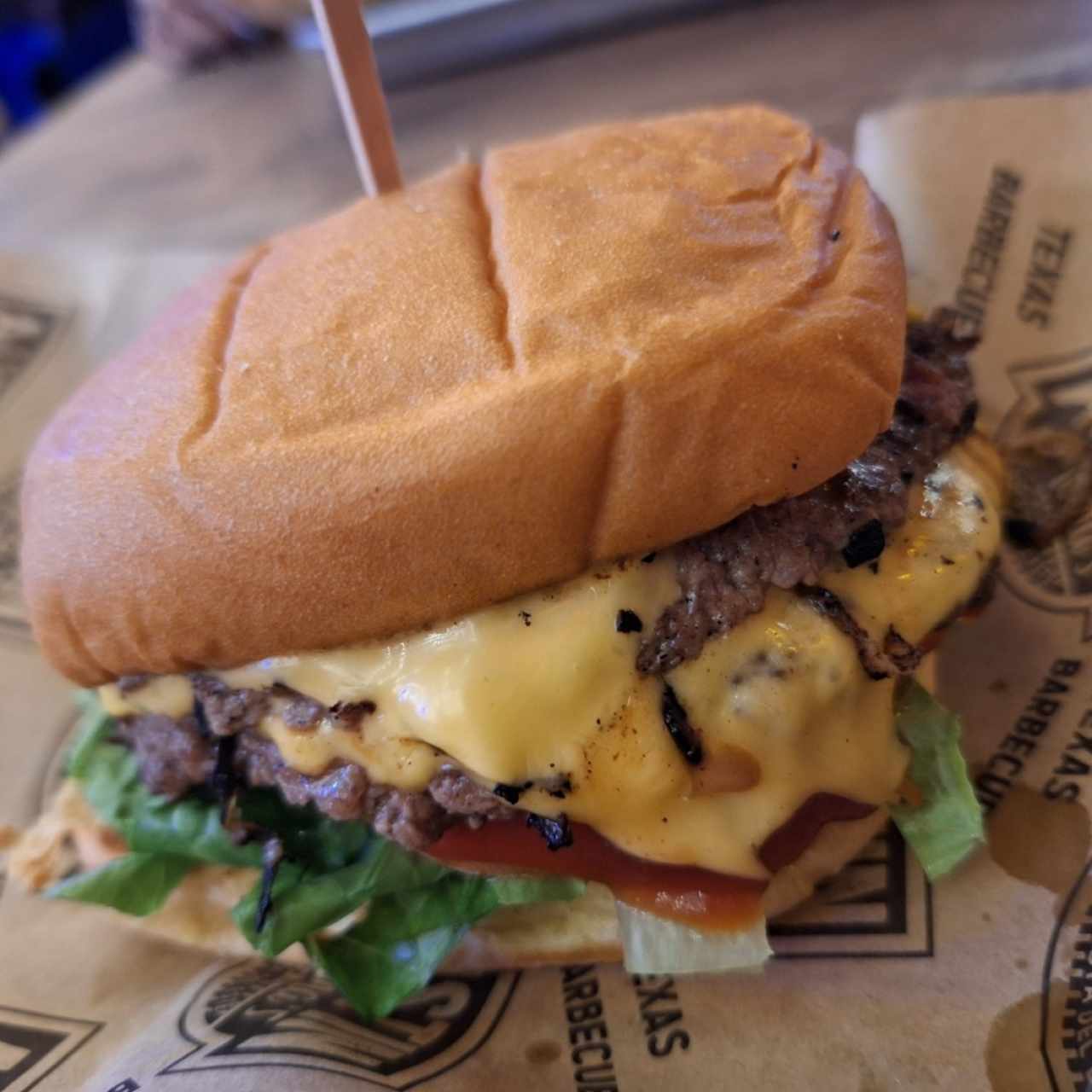 Sandwiches & Spuds - Mamas Classic Burger