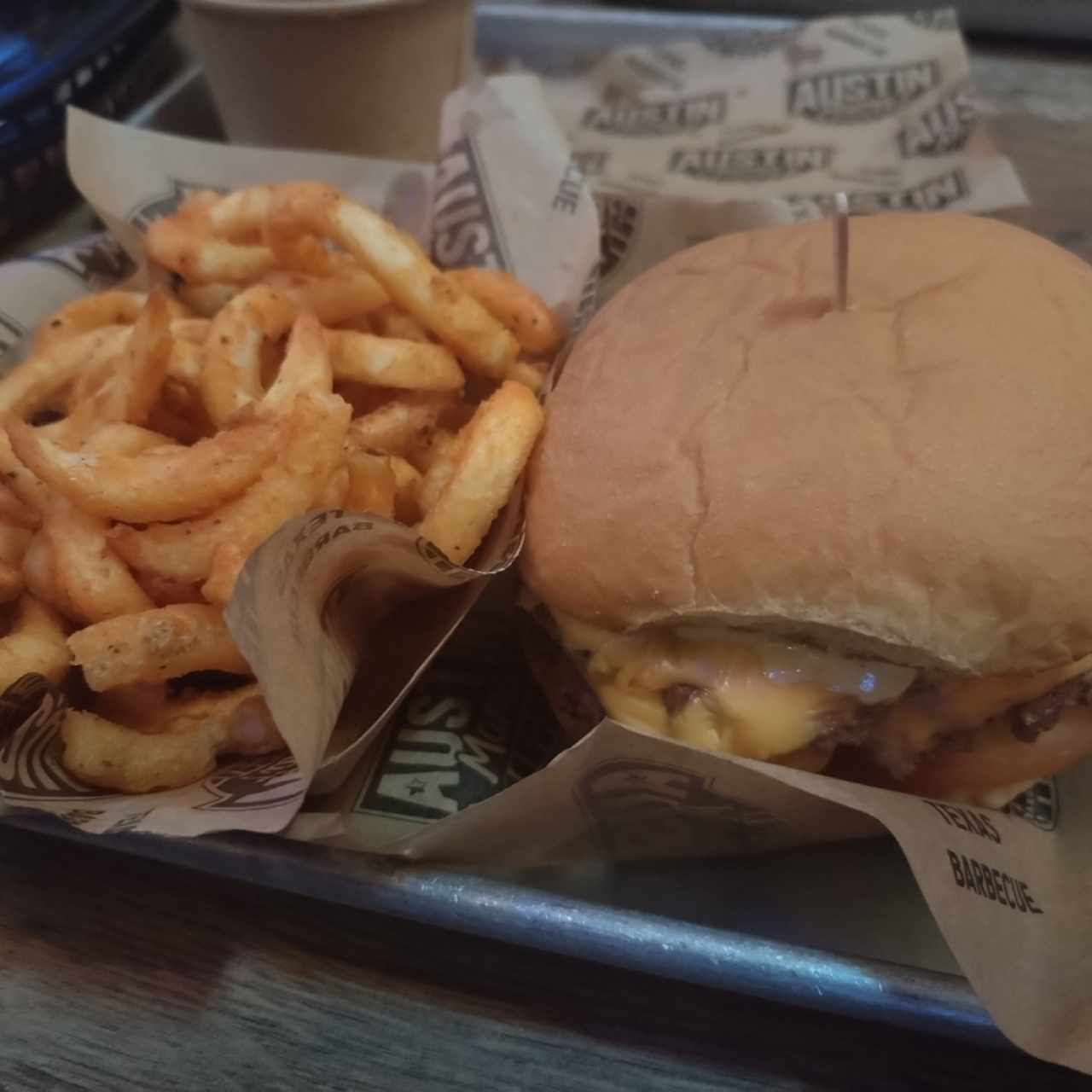 Mama's Classic Burger