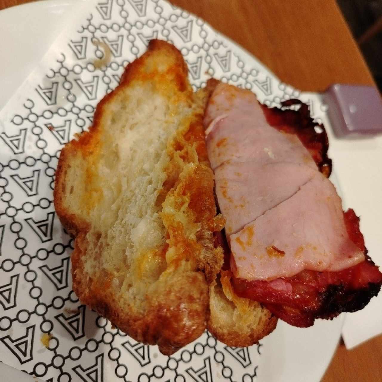 Croissant jamón 