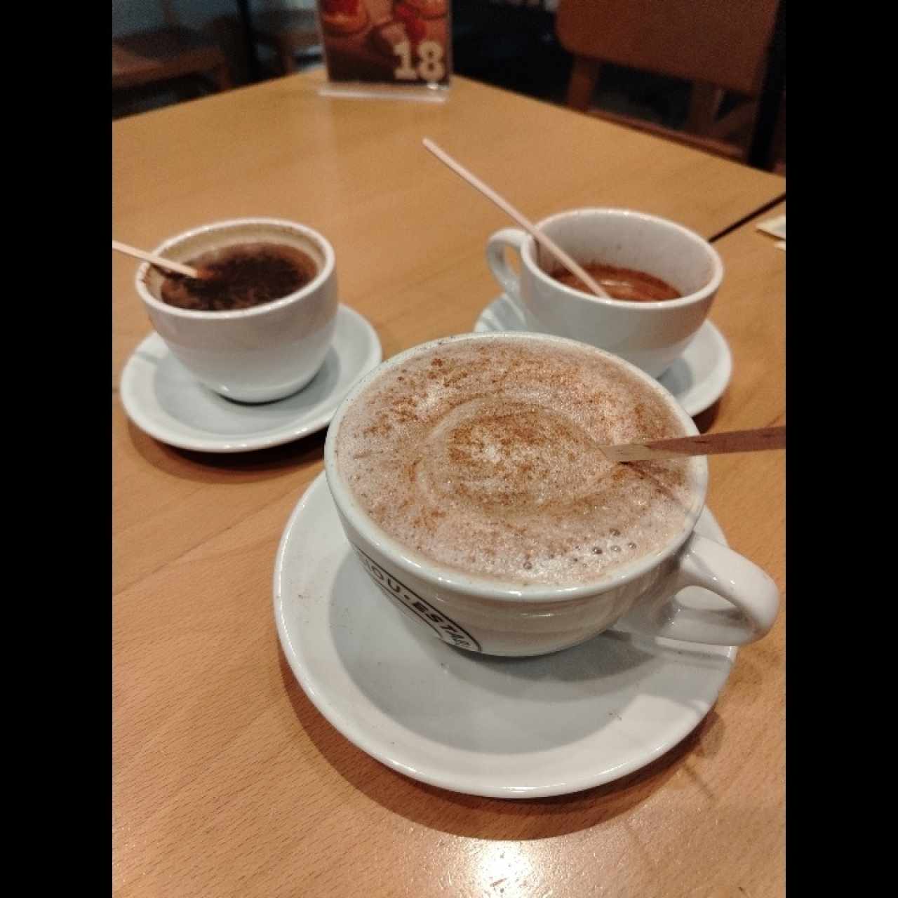Café expreso doble y americano y capuchino 