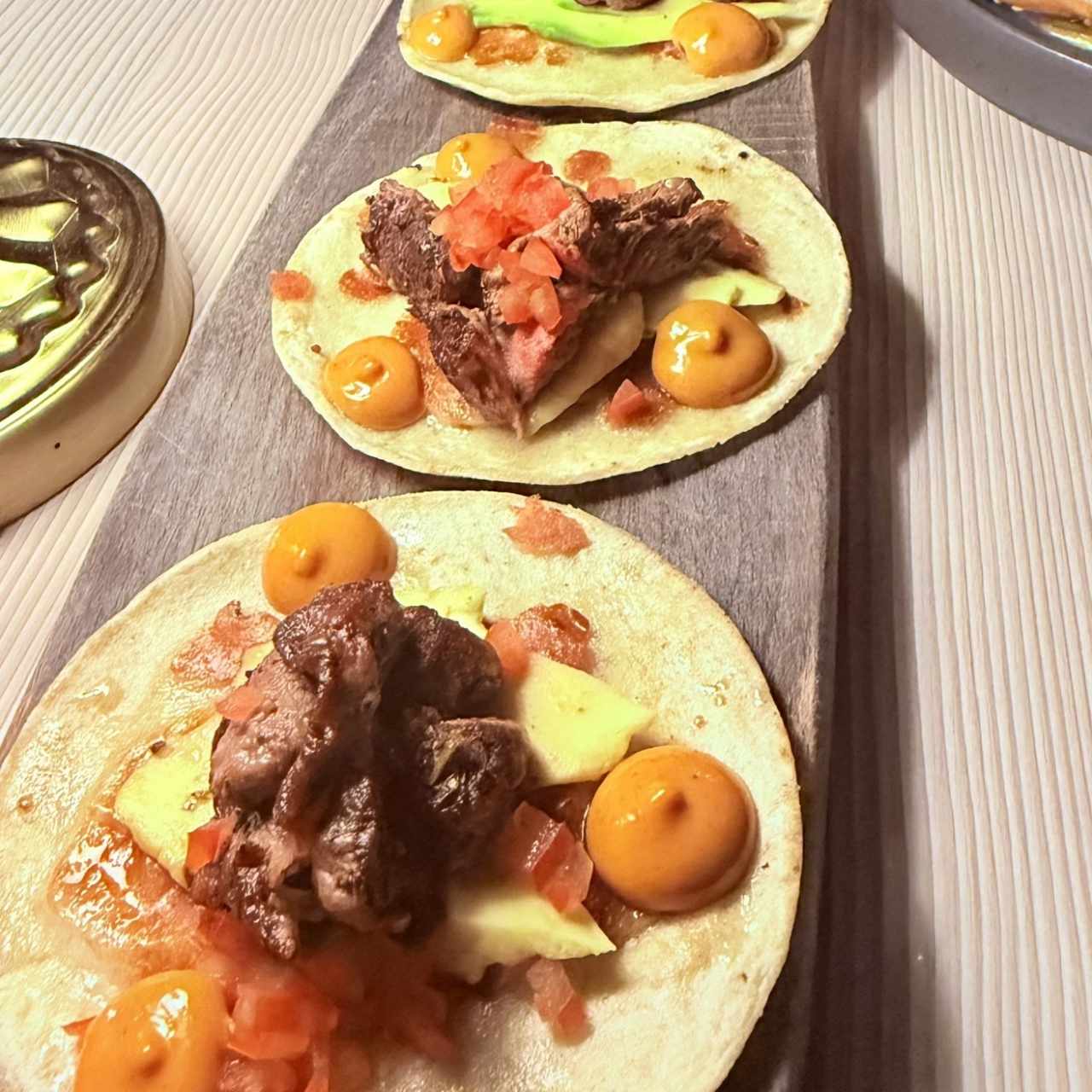 Entradas -Appetizers - Tacos de entraña