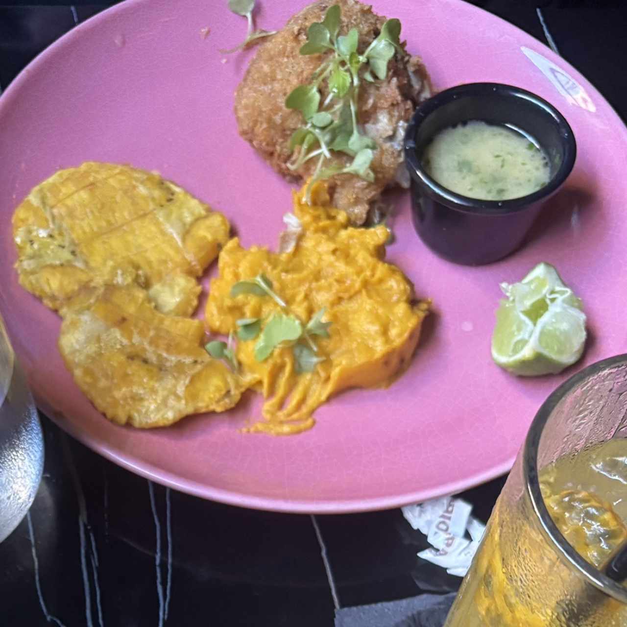 Pescado apanado con puré de zapallo