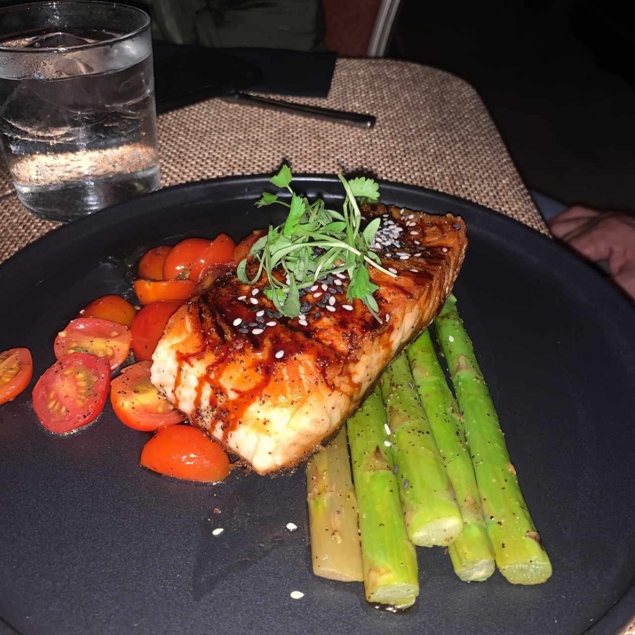 Menú - Salmón Calle 5ta